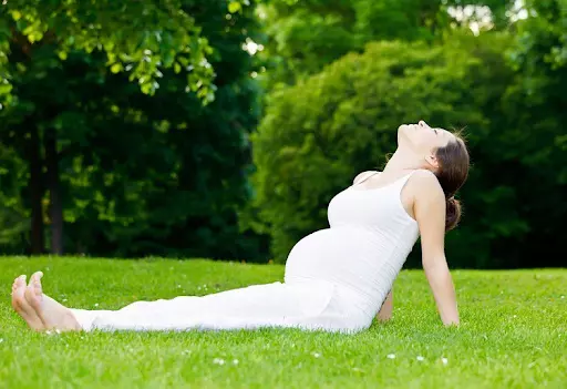 Thư giãn và kiểm soát căng thẳng trong giai đoạn mang thai để ổn định nhịp tim.webp